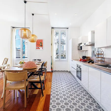 Feel - Deroulede Apartment