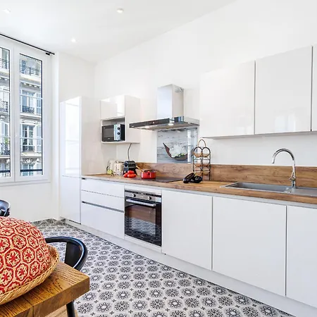 Feel - Deroulede Apartment